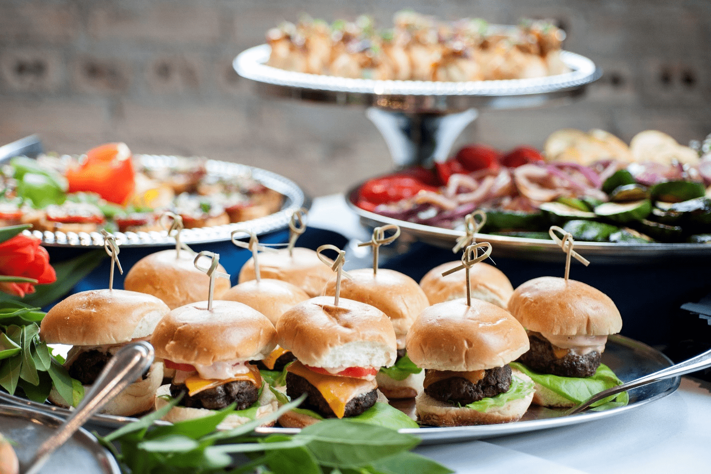 5 reasons to cater your family reunion 1