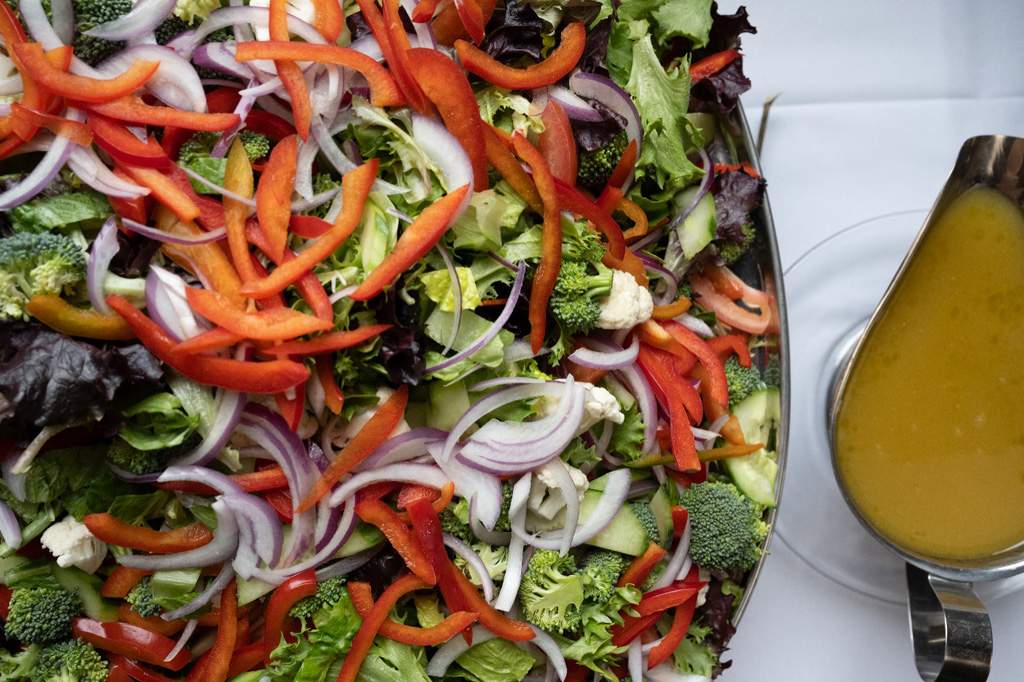Deco-Catering-Benefits-of-Hiring-a-Caterer-blog-Accommodating-Dietary