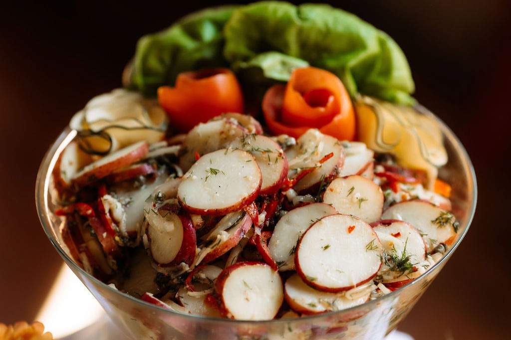 Deco-Catering-Benefits-of-Hiring-a-Caterer-blog