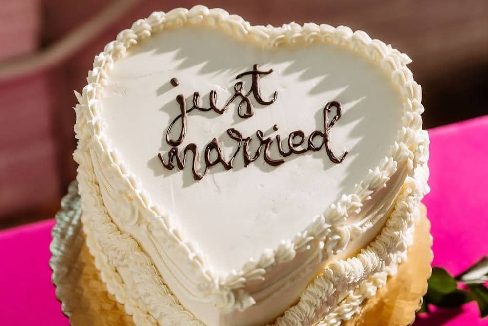 just married cake Luxury Wedding Catering Services for Upscale Reception Experiences The Deco Catering decocatering.com 0 (1)
